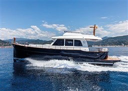 Menorquin 54 Fly (1)