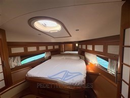 e53ac330-e7e3-48b1-aef0-e7de31b1d9c3