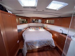 Beneteau Oceanis 48 (2)