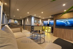 Albatros-Explorer-30-scaled