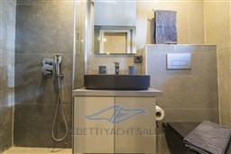 Albatros-Explorer-13-scaled