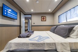 Albatros-Explorer-22-scaled