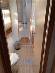 nautitech open 19 master cabin toilet