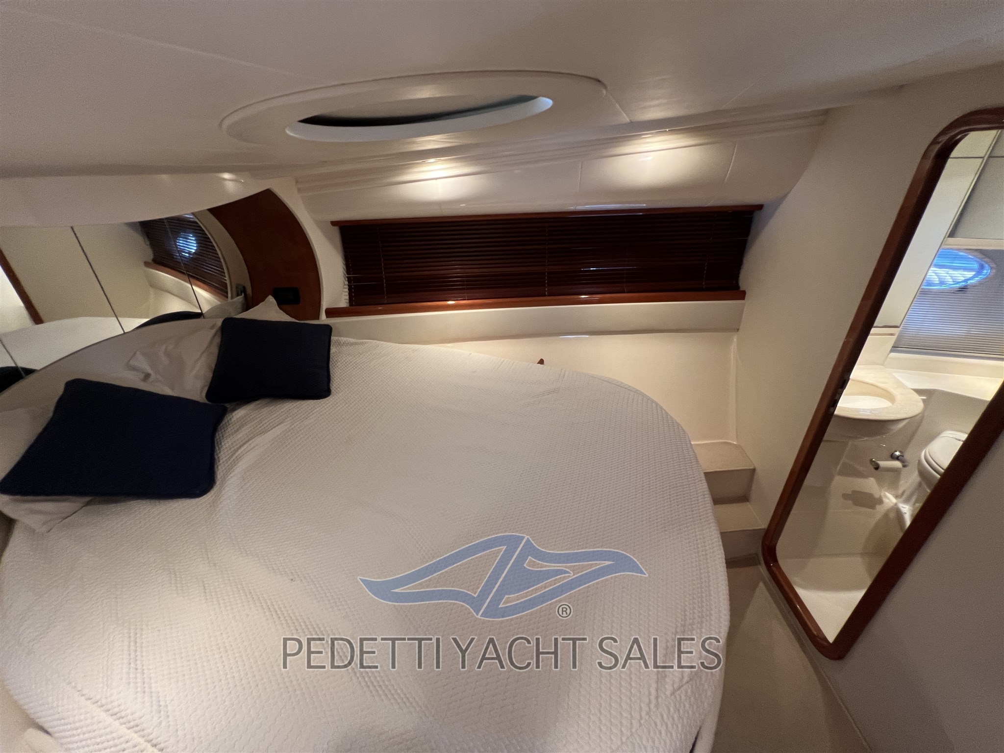 pershing 43 OCCASION BATEAU OCEAMBER VAR HYERES (55)