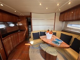 pershing 43 OCCASION BATEAU OCEAMBER VAR HYERES (60)