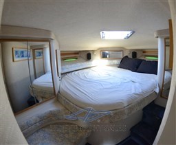 Sea Ray 400 Express Cruiser (2)