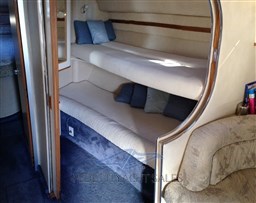 Sea Ray 400 Express Cruiser (5)