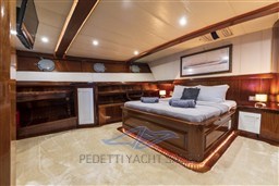 nautilus-MASTER CABIN 1