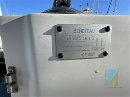 Beneteau Antares Série 9 (28)