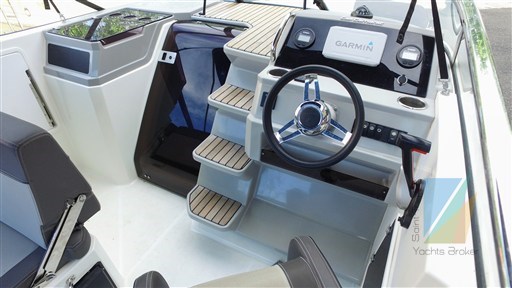 Cap_Camarat_7.5_DC_Serie_2_9