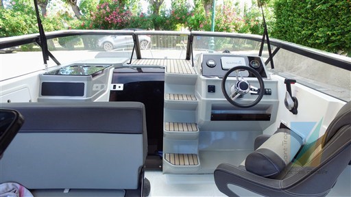 Cap_Camarat_7.5_DC_Serie_2_12