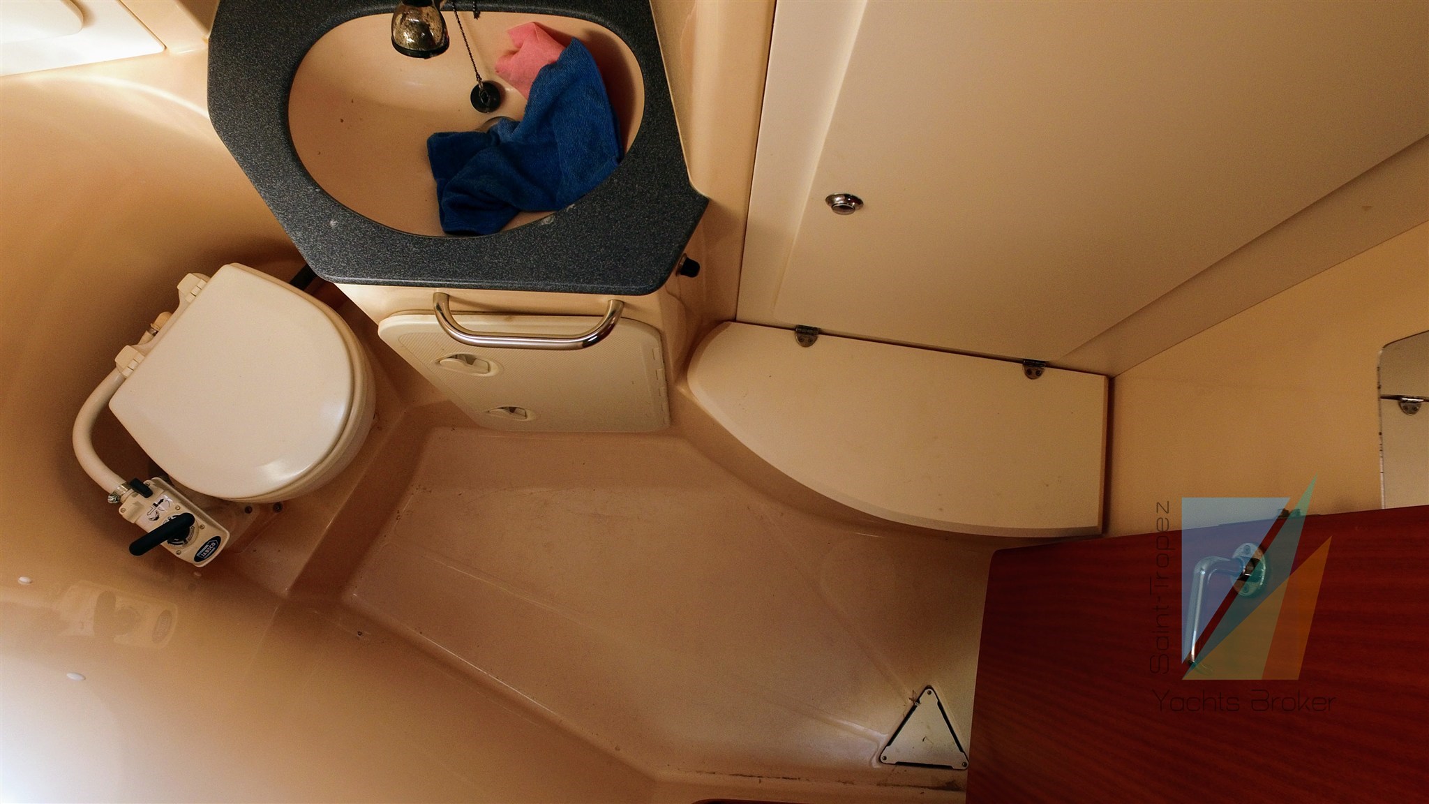 Bavaria_38_Cruiser_37