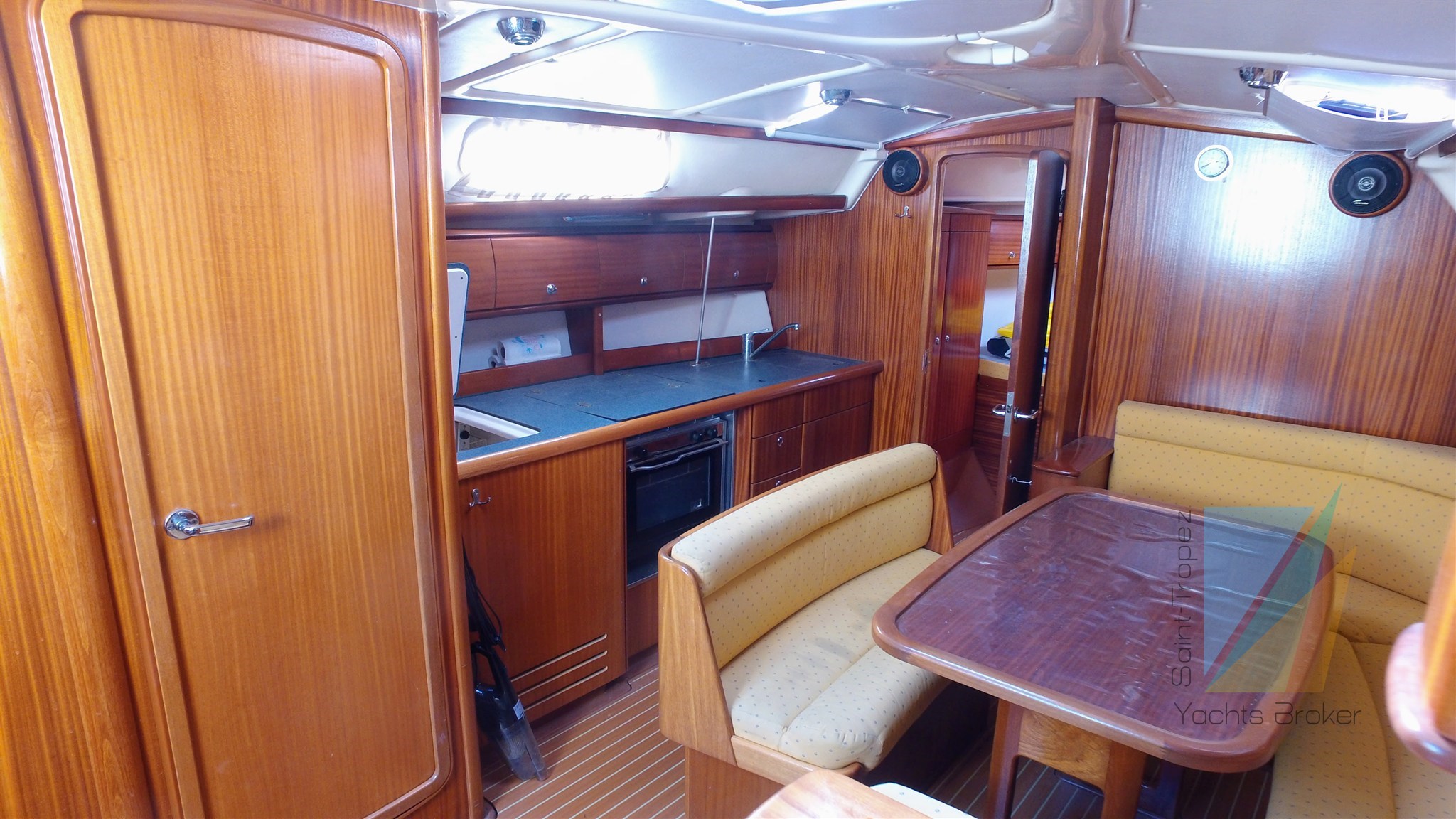 Bavaria_38_Cruiser_25