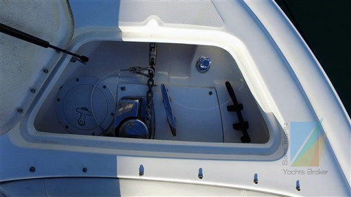 Sea_Ray_270_SLX_11
