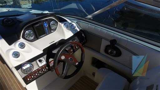 Sea_Ray_270_SLX_8
