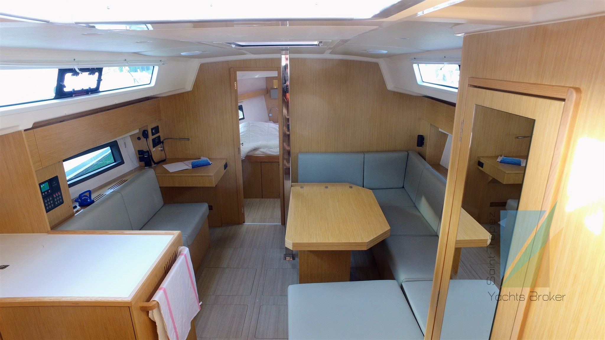 Bavaria_C42_23