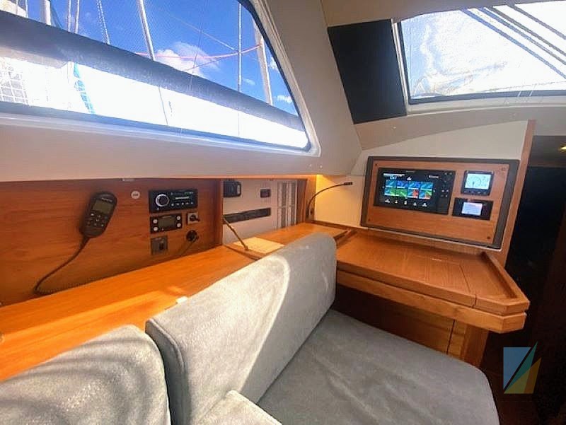 Wauquiez-pilot-saloon-48e-32