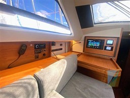 Wauquiez-pilot-saloon-48e-32