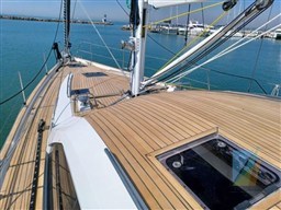 Wauquiez-pilot-saloon-48e-7