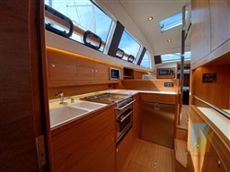 Wauquiez-pilot-saloon-48e-20