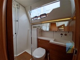Wauquiez-pilot-saloon-48e-16