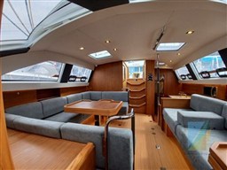 Wauquiez-pilot-saloon-48e-30
