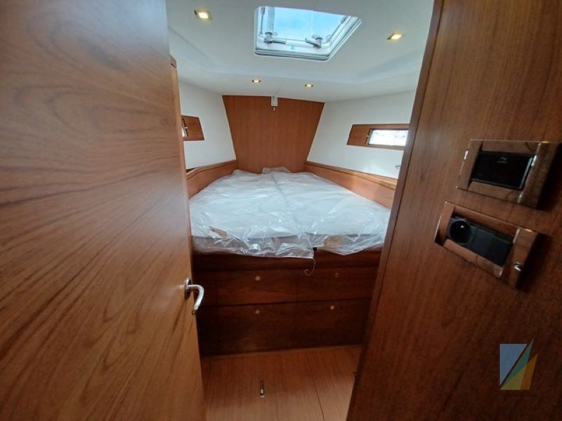 Wauquiez-pilot-saloon-48e-38