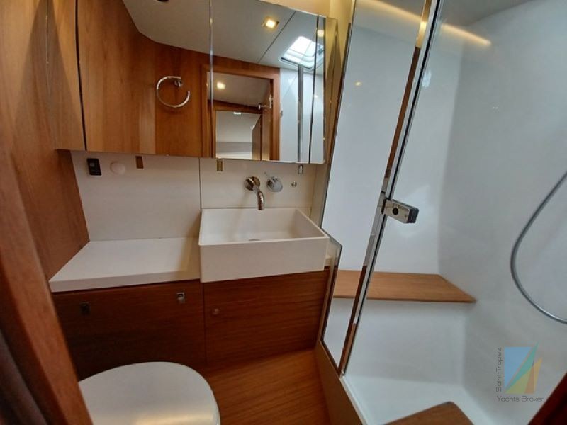 Wauquiez-pilot-saloon-48e-39