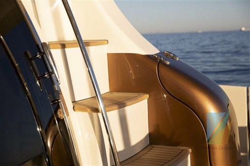 Azimut 68E