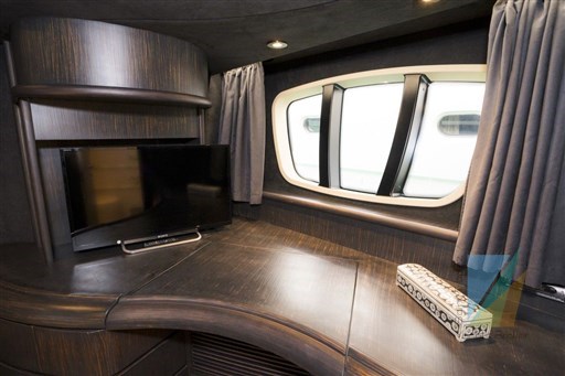 Azimut 68E