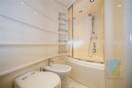 Azimut 68E