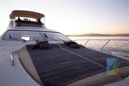 Azimut 68E
