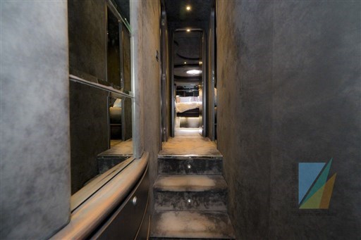 Azimut 68E
