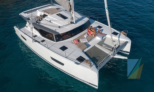 astrea-42-fountaine-pajot-sailing-catamarans-img-1