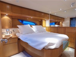 BERTRAM_540_Convertible_63