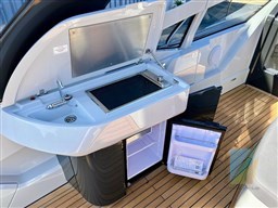 Fairline_F_Line_33_10