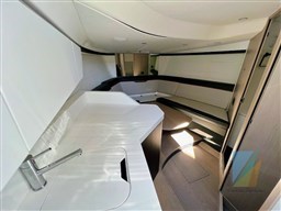 Fairline_F_Line_33_23