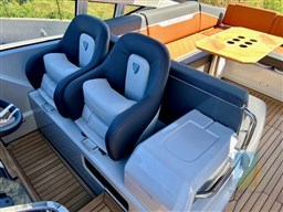 Fairline_F_Line_33_5