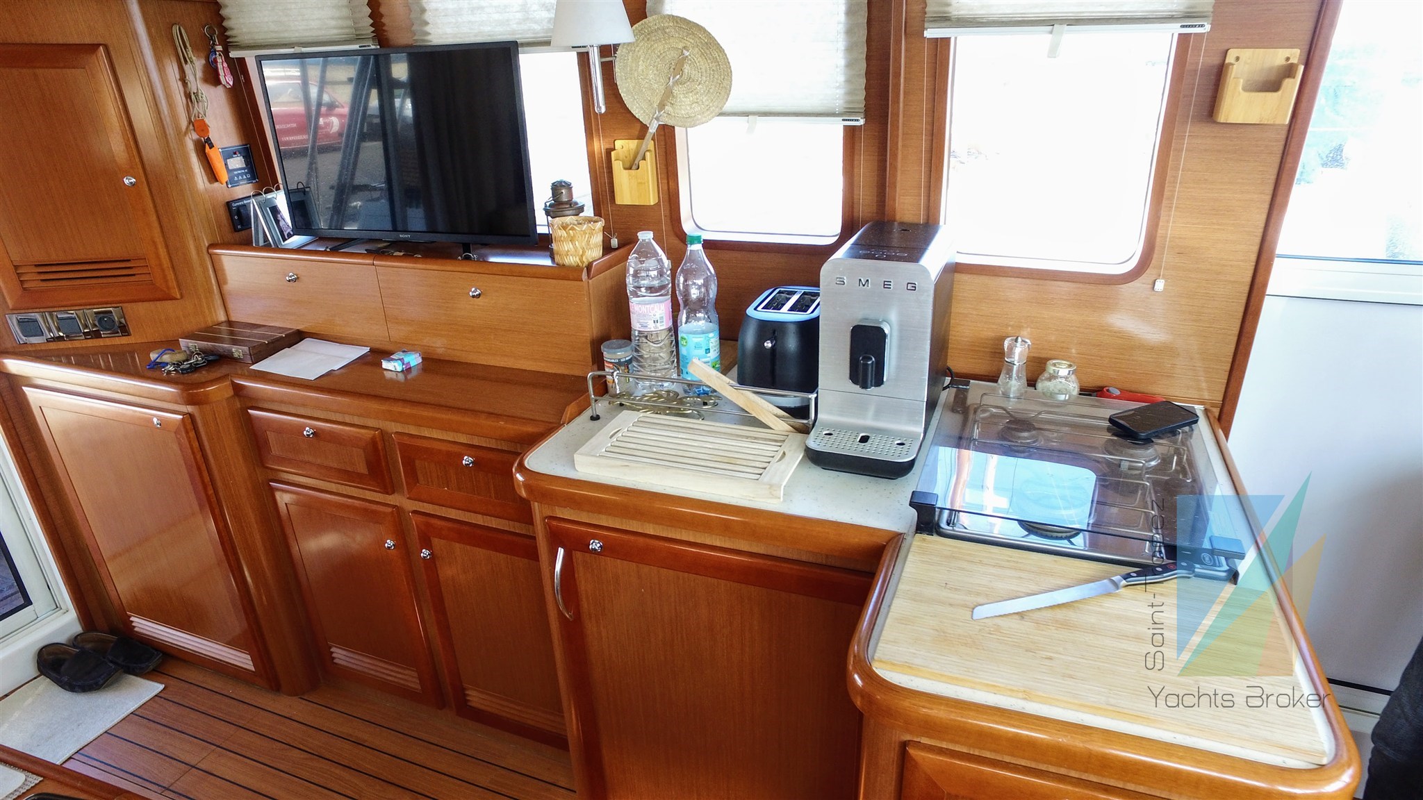 Beneteau_swift_trawler_42_39
