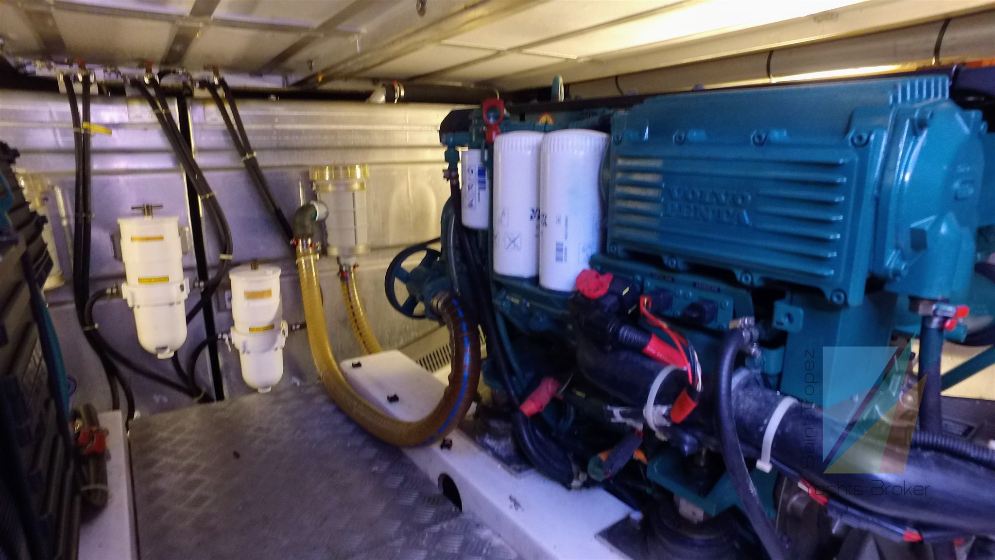 Beneteau_swift_trawler_42_60