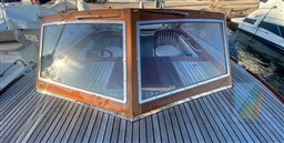 LATITUDE_46_LADY_SCARLETT_47