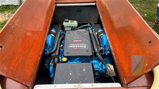 Hacker_Boats_30_Sport_11