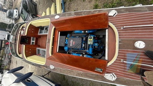 Hacker_Boats_30_Sport_19