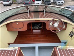 Hacker_Boats_30_Sport_2