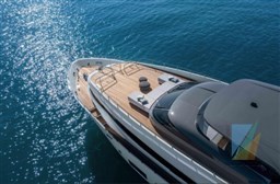 Maiora 30 Walk-Around (3)